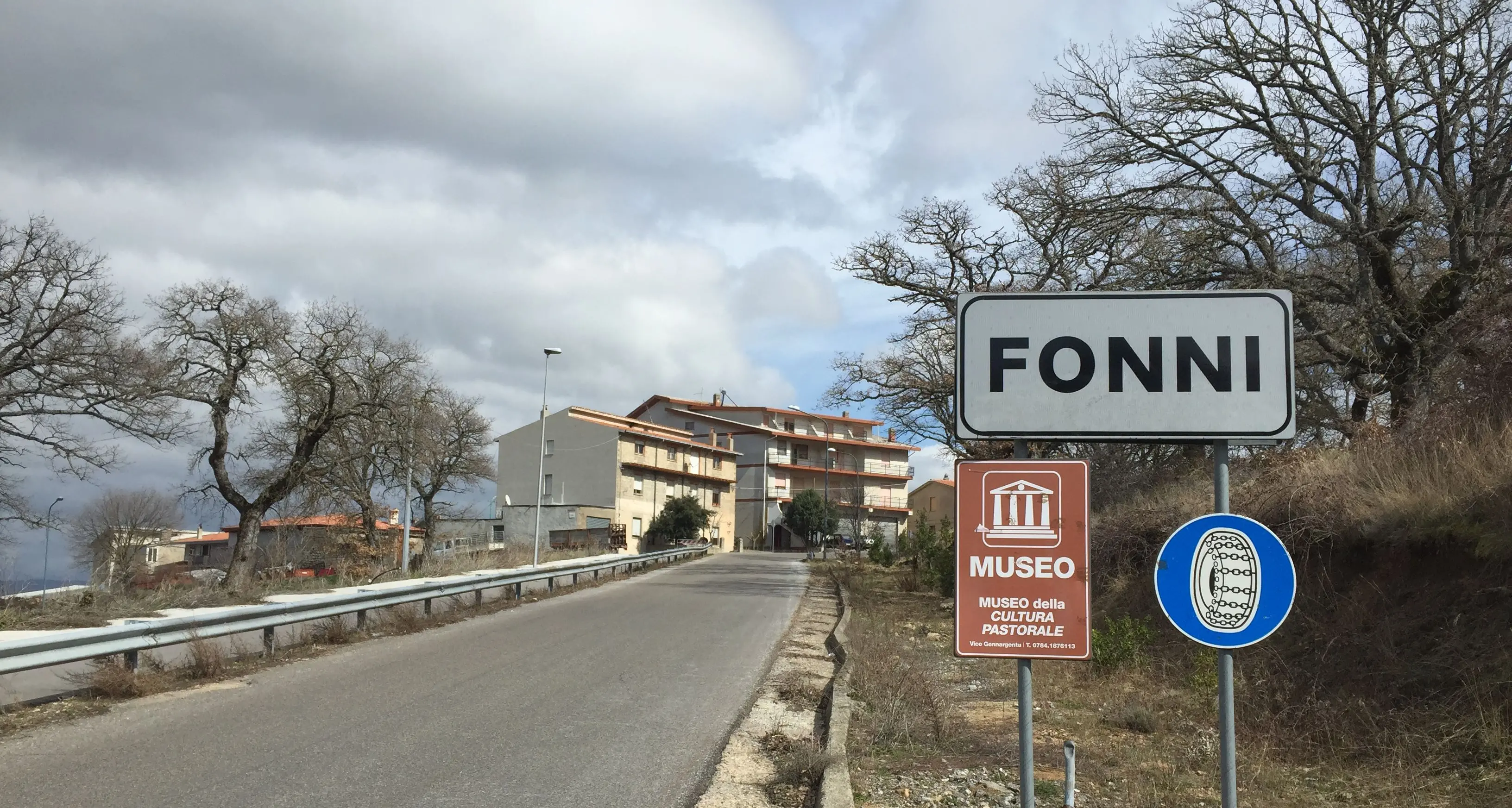 Nel primo giorno di scuola esplode la protesta dei genitori: \"No alle classi pollaio\"