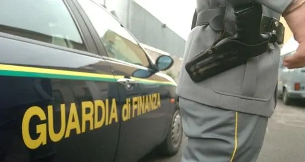 Gdf, sequestrati beni per oltre 100mila euro ai familiari dell'ex guardia giurata della “Over Security”