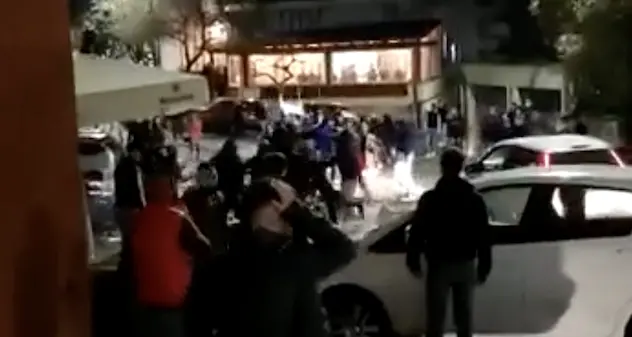 Primo fine settimana in zona bianca: la maxi-rissa a Nuoro finisce su tutti i media nazionali