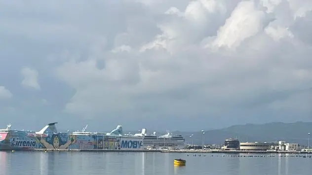 Cadavere di un uomo ritrovato in mare davanti al porto di Olbia