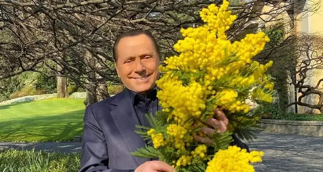 Berlusconi: \"L'Italia ripartirà e le donne dovranno essere protagoniste\"