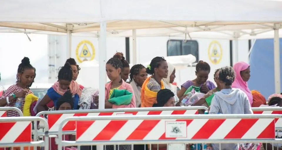 Terminate le visite mediche ai 963 profughi. Questa sera lasceranno la Sardegna 331 eritrei