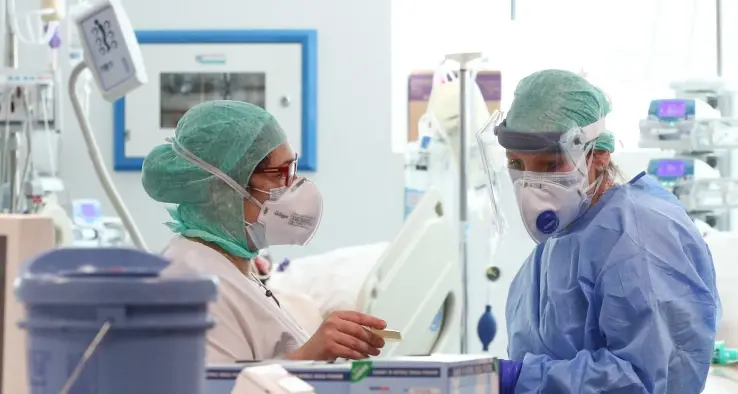 Casi sospetti di variante brasiliana del Covid nel sassarese