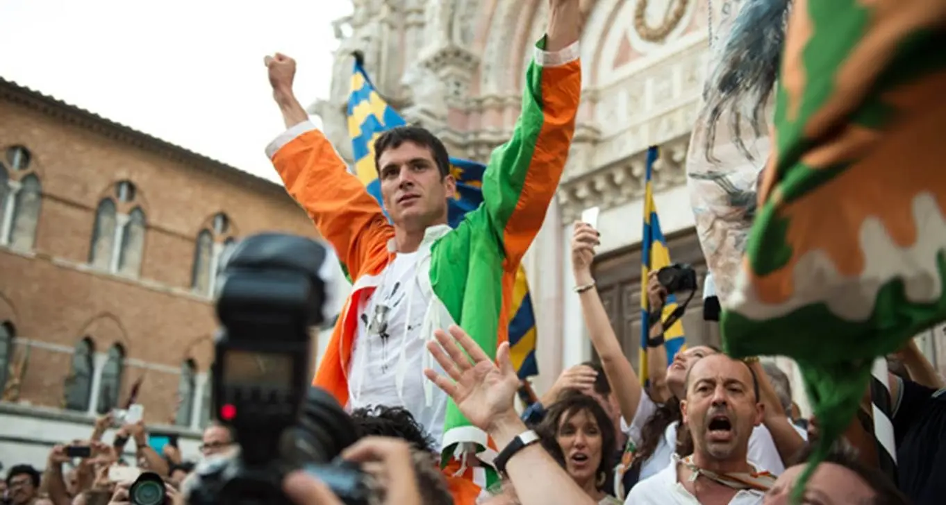 Tittìa, un brivido in Piazza del Campo