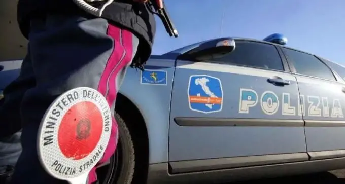 Donna uccisa a coltellate, fermato l'ex marito: \"Ho fatto quel che dovevo\", avrebbe detto