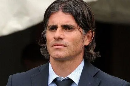 CAGLIARI, ITALY - APRIL 27:  Diego Lopez head coach of Cagliari during the Serie A match between Cagliari Calcio and Udinese Calcio at Stadio Sant\\'Elia on April 27, 2013 in Cagliari, Italy.  (Photo by Giuseppe Bellini/Getty Images)