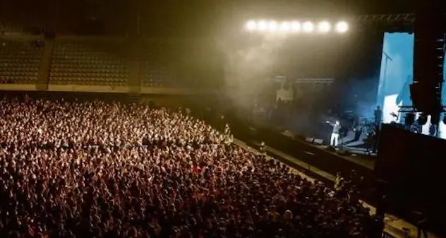 Esperimento a Barcellona: in cinquemila a un concerto live