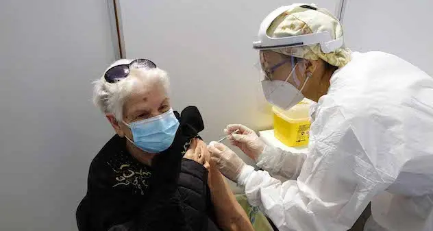 Olbia. Vaccini anti-Covid per gli over 70: ecco il calendario
