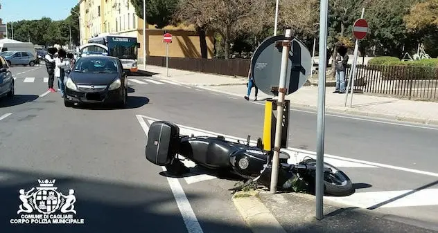 Cagliari. Scontro auto-moto a Is Mirrionis, ferito un 65enne