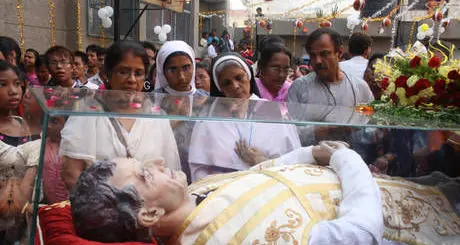 Urna con reliquie Don Bosco in Sardegna