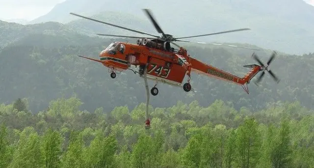 Incendi nel cagliaritano. Roghi divampati a Monastir, tra Elmas e Assemini, a Decimomannu e a Carbonia