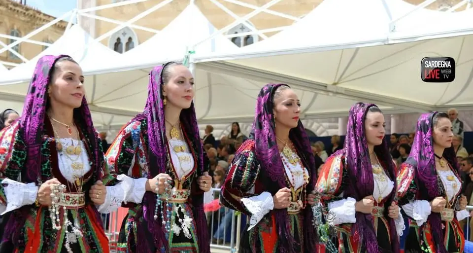 66^ edizione della Cavalcata Sarda. I colori della grande festa nelle immagini di Sardegna Live