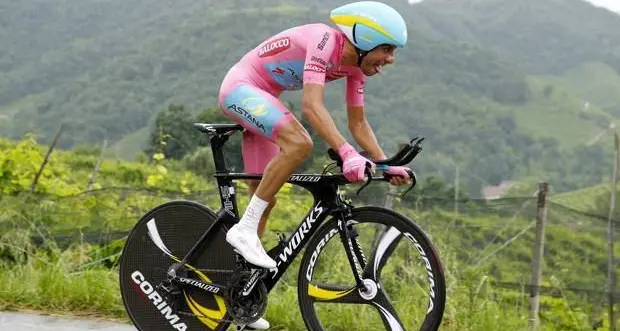 Contador si riprende la maglia rosa, Aru scivola a -2'28''