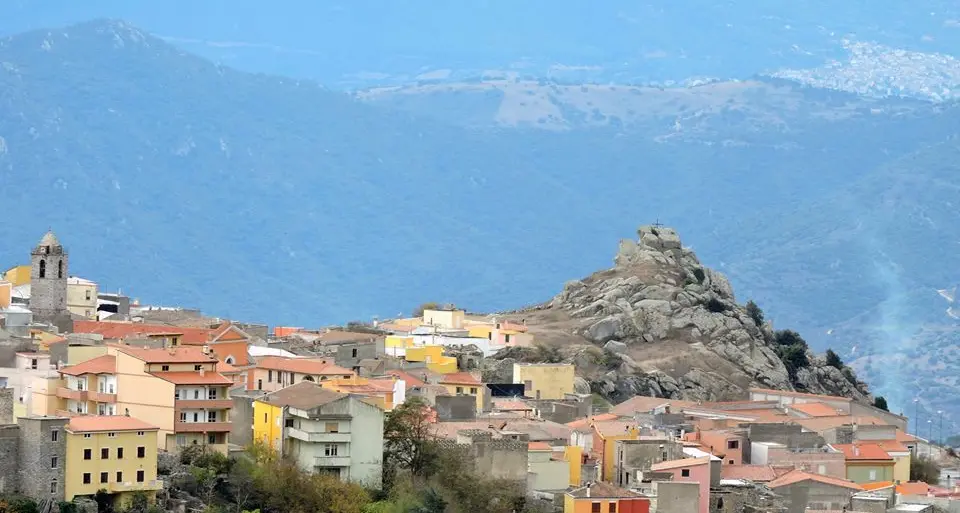 Omicidio a Orune. Quando un giovane muore, il lutto è di tutti.