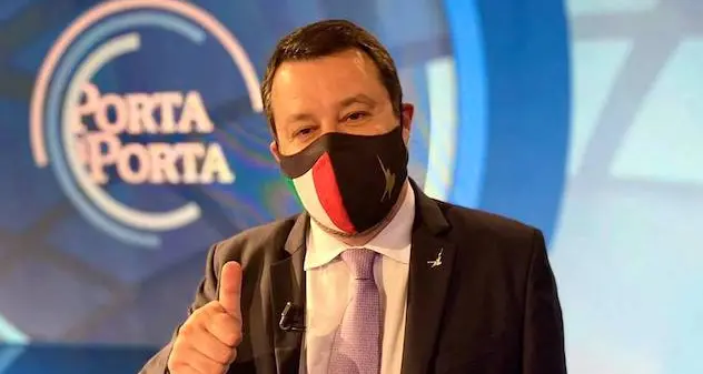 Covid. Salvini: \"Estendere riaperture dei locali anche al chiuso e stop coprifuoco alle 22\"