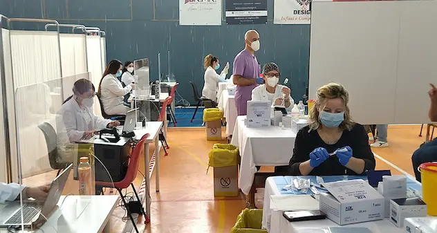 Vaccini. Completata la somministrazione agli over 80 nel Sassarese