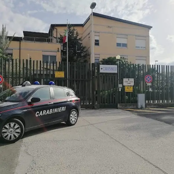 Occupano casa di una donna: denunciati 3 giovani per violazione di domicilio a Monserrato