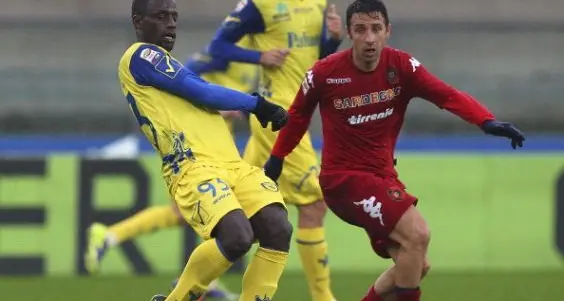 Cagliari sconfitto 1-0. La missione salvezza si arresta a Verona