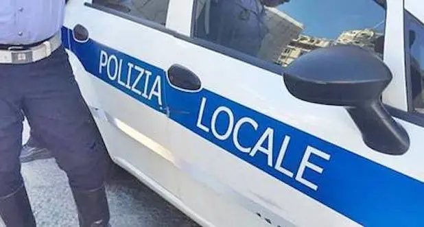 Cagliari. Apre in zona rossa: multa per la parrucchiera e per la cliente