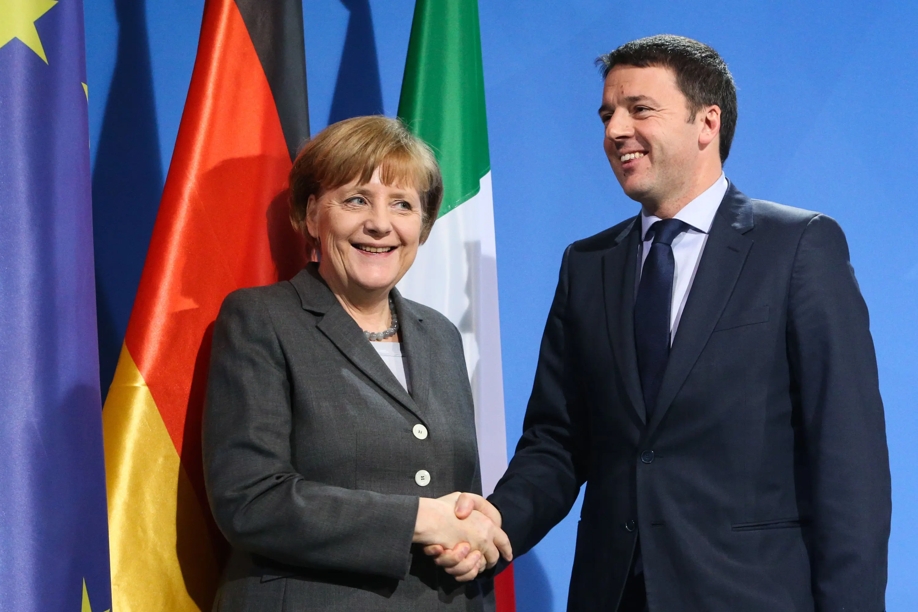 (140318) -- BERLIN, March 18, 2014 (Xinhua) -- German Chancellor Angela Merkel (L) and Italy\\'s Prime Minister Matteo Renzi attend a press conference at the Chancellery in Berlin, Germany, on Mar. 17, 2014. Merkel on Monday welcomed Italy\\'s visiting new Prime Minister Matteo Renzi on his first official visit to Berlin for German and Italian government consultations since Renzi took office in February. (Xinhua/Zhang Fan)