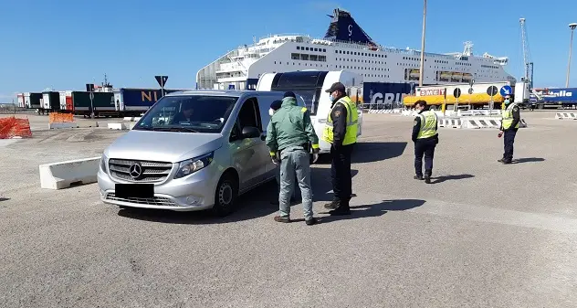 Arrivi in Sardegna. Altri 1.700 controlli in porti e aeroporti