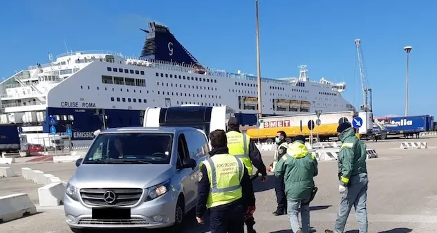 In Sardegna oltre 2.500 controlli sugli arrivi: 4 sanzioni per mancata giustificazione