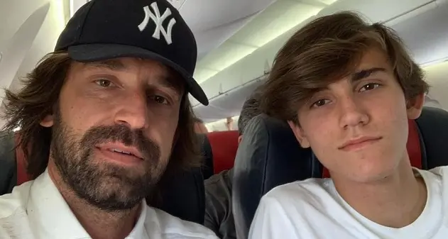 Il figlio di Pirlo bersagliato sui social: \"Devi morire insieme a tuo padre\"