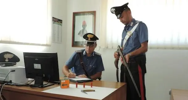 Sorpresi con un fucile clandestino: tre arresti