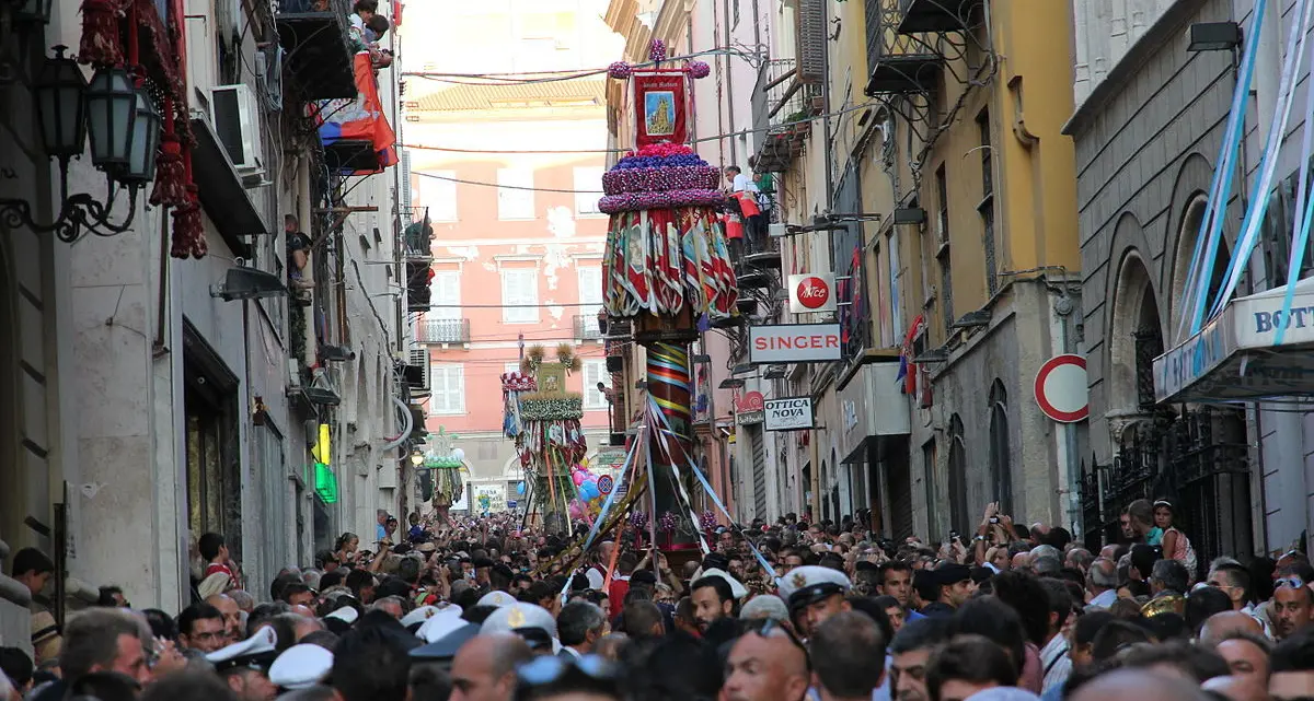 Oltre 100 mila sassaresi e turisti per la Discesa dei Candelieri