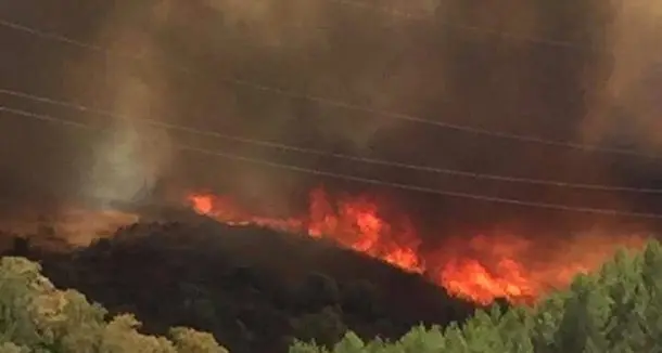 Incendio nelle campagne tra Sadali e Esterzili