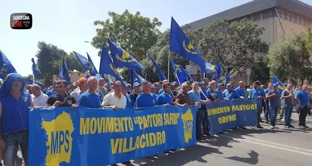 Protesta dei pastori a Cagliari, Pietro Pittalis: \"Subito le risorse per un comparto strategico dell'economia isolana\"