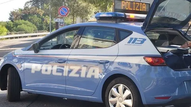 Sconosciuta tenta di rapire una bimba in pieno giorno: panico a Viterbo