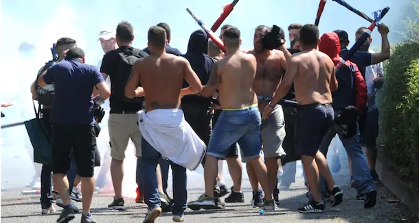 Primo arresto per gli scontri tra i tifosi di Brescia e Cagliari, in manette un tifoso sardo