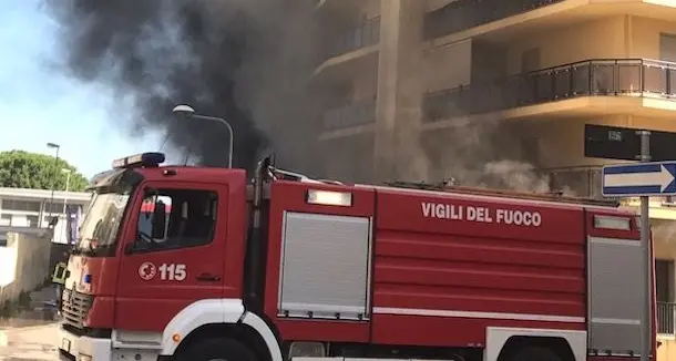 Incendio Alghero: partita la raccolta fondi e beni per le famiglie evacuate