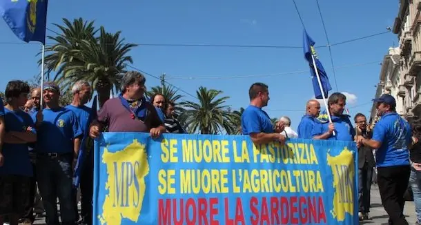 Pastori sardi in marcia verso Cagliari il 2 agosto