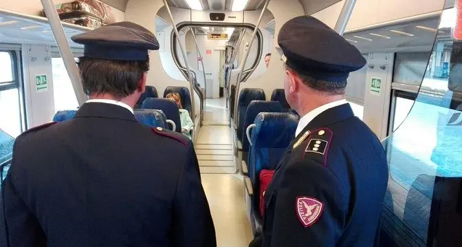 Capotreno aggredita da un gruppo di stranieri: ancora non è stata presentata nessuna denuncia