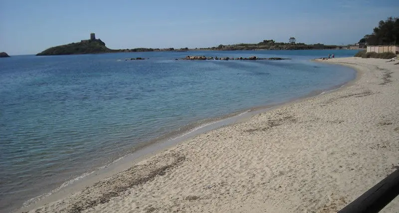 Cade in acqua da una barca: annegato 17enne