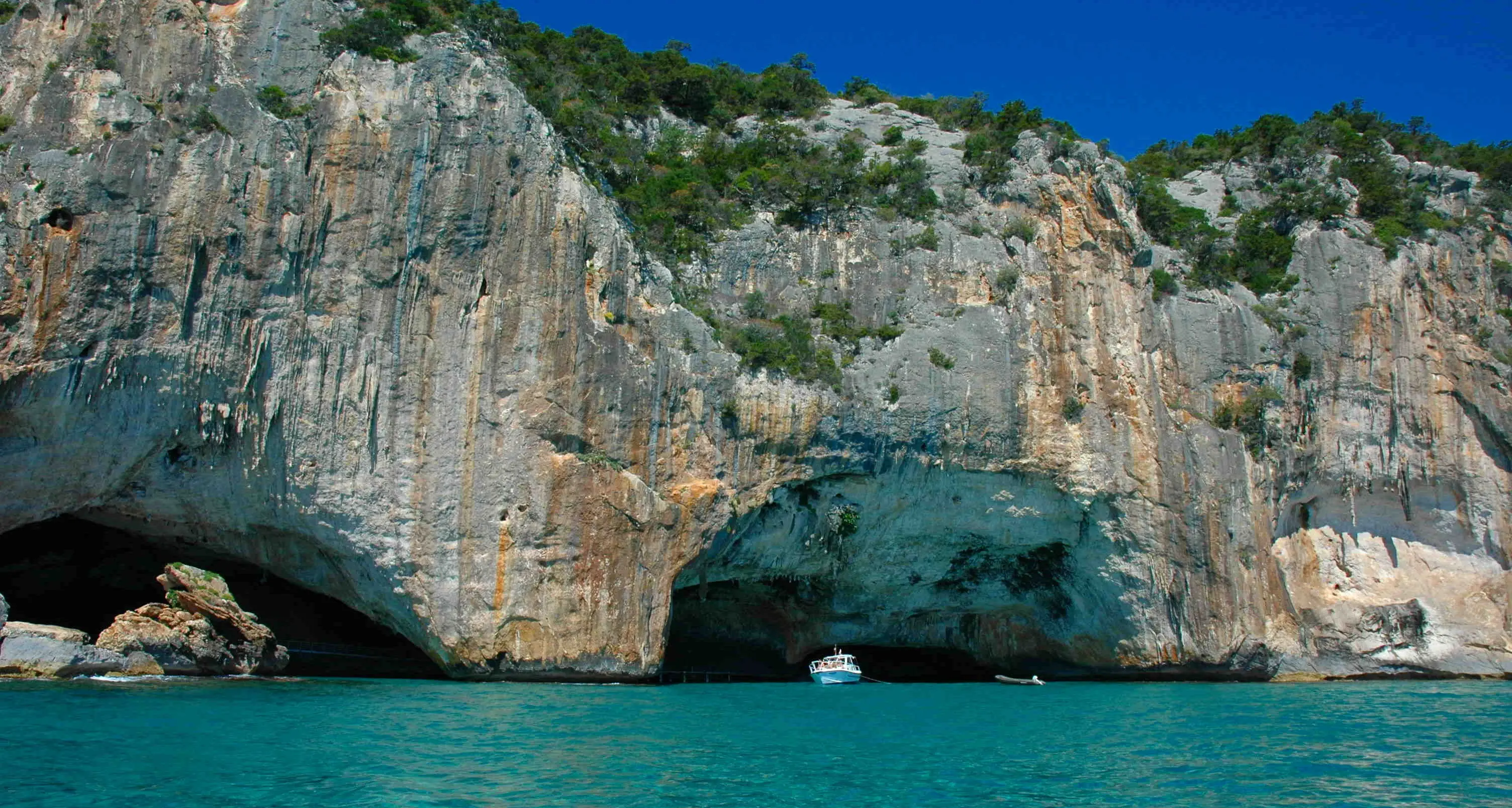 Le grotte del Bue Marino di Cala Gonone pubblicizzate come siciliane