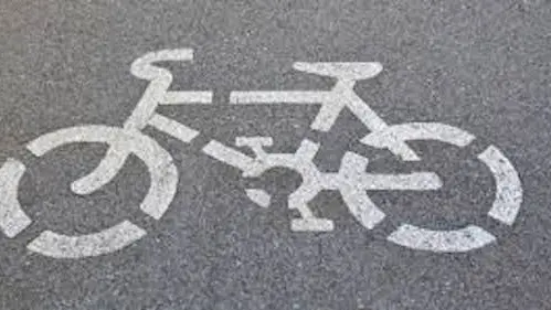 Confermato il divieto di legare biciclette ad infrastrutture pubbliche a Cagliari