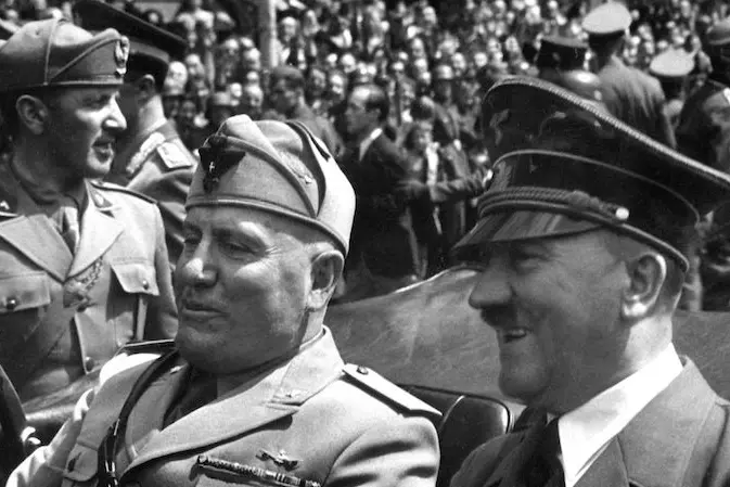 Fuhrer und Duce in Munchen.  Hitler and Mussolini in Munich, Germany, ca.  June 1940.  Eva Braun Collection.  (Foreign Records Seized)\\rExact Date Shot Unknown\\rNARA FILE #:  242-EB-7-38\\rWAR & CONFLICT BOOK #:  746