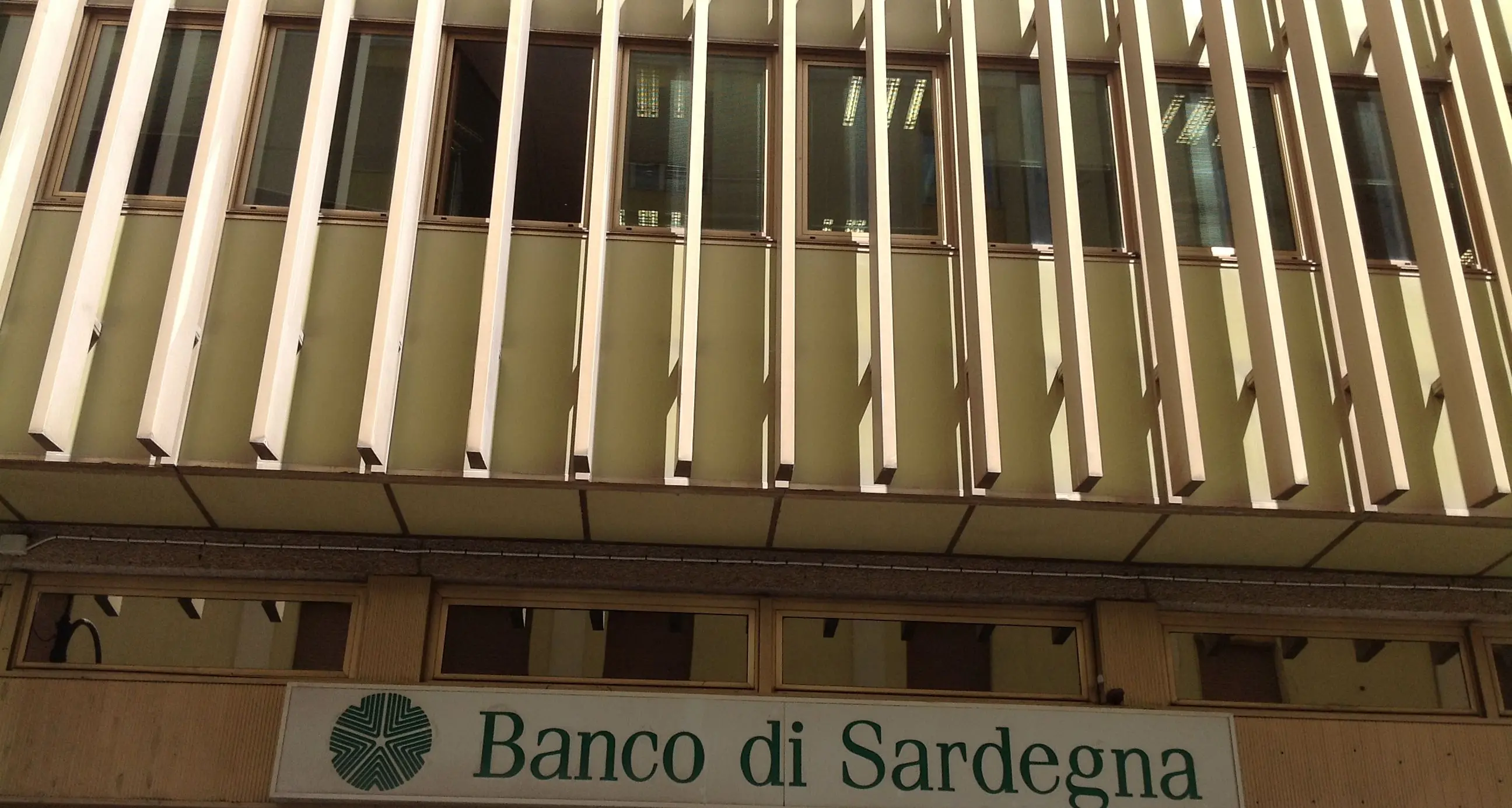 Banco di Sardegna: perquisizioni della Guardia di Finanza nelle sedi legali e amministrative di Cagliari e Sassari