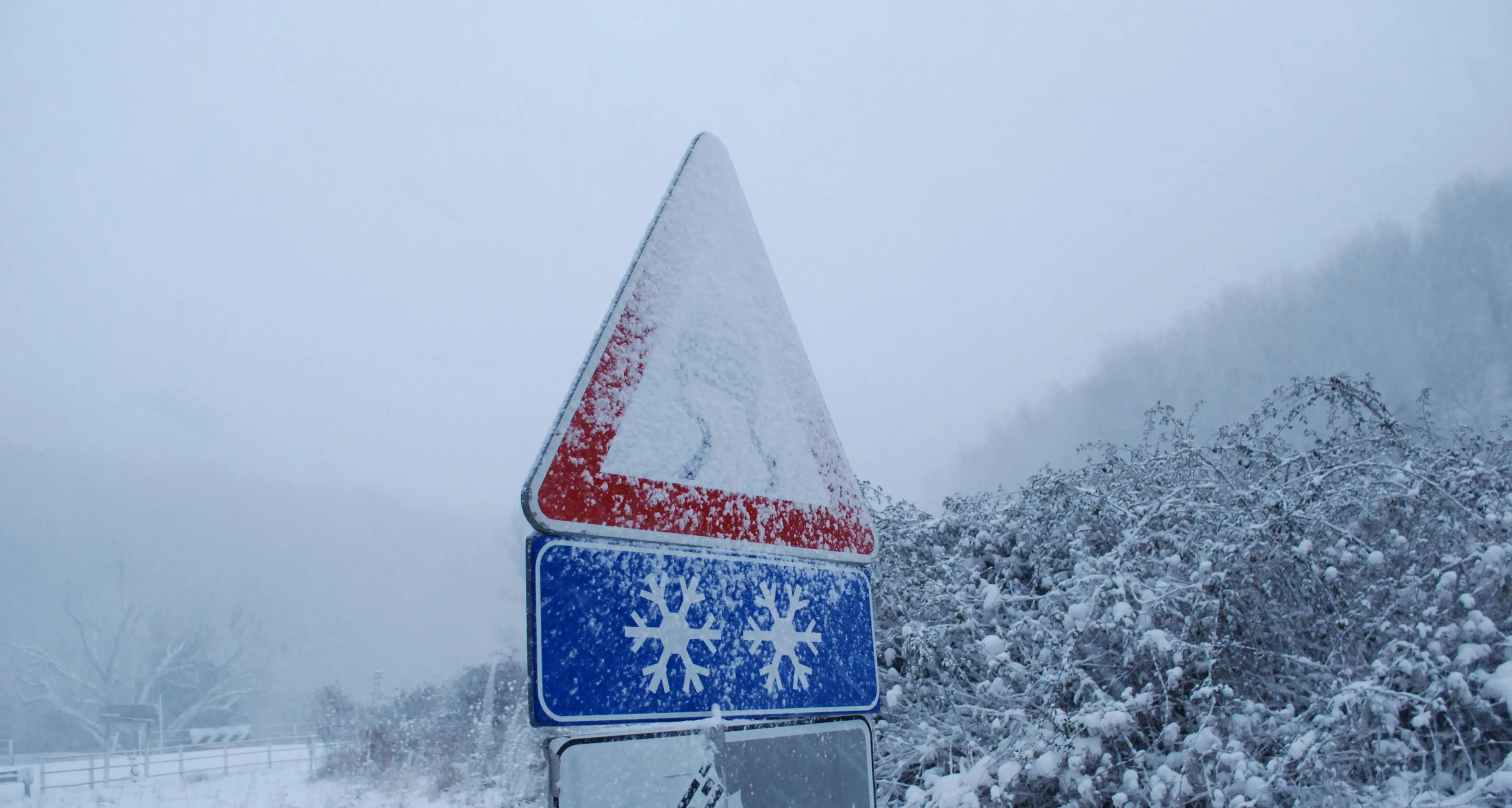 La Sardegna si sveglia sotto la neve: scuole chiuse a Nuoro e a Desulo