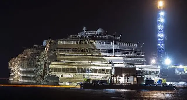 Chiesti 26 anni e 3 mesi per Schettino. Il Pm: \"Evitare il pericolo di fuga\"