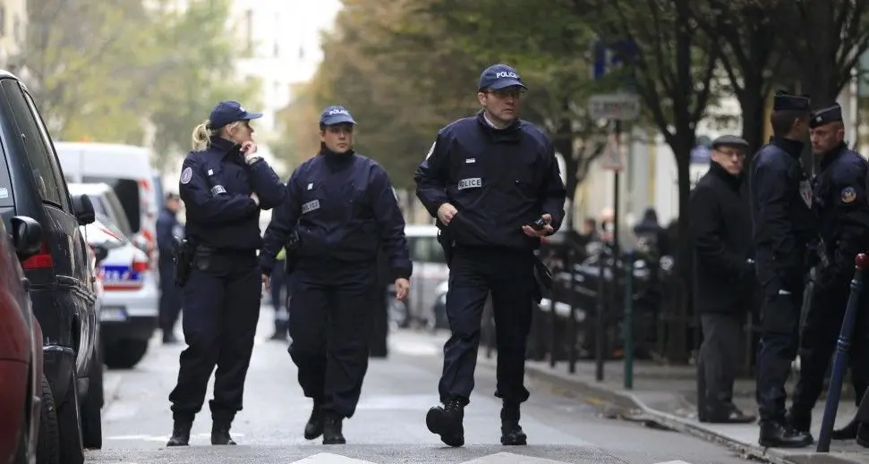 Nuova sparatoria alle porte di Parigi: due agenti feriti