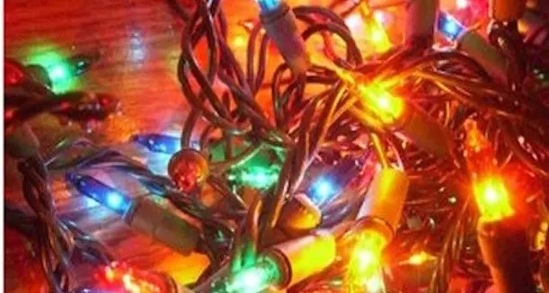 Sequestrati 8mila giocattoli e 14mila luci di natale in un negozio cinese