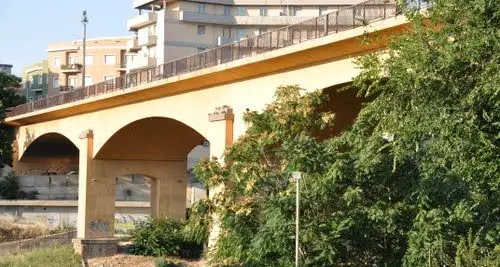 Sassari. Donna tenta di buttarsi dal ponte Rosello: salvata da un carabiniere