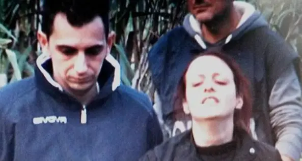 Omicidio Loris. Dai filmati sembra che la madre non lo abbia accompagnato a scuola