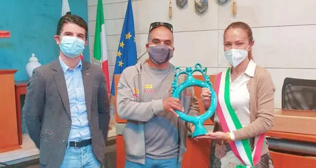 Bella accoglienza ad Assemini per Riccardo Mura del Team Luna Rossa