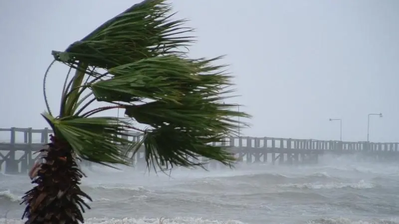 Sardegna nella morsa del vento: burrasca e mareggiate per 48 ore