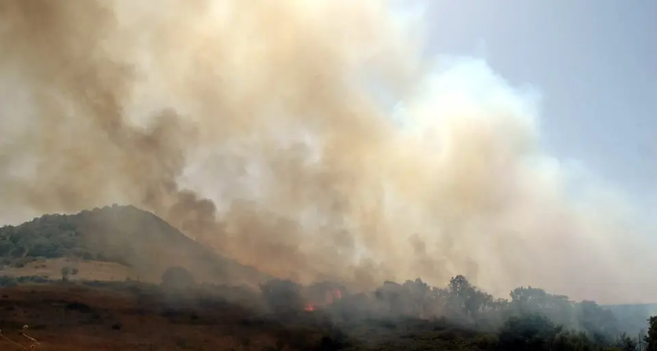 La Difesa impugna la delibera che estende le norme antincendi ai poligoni. La giunta: “Salvaguardare salute e ambiente”